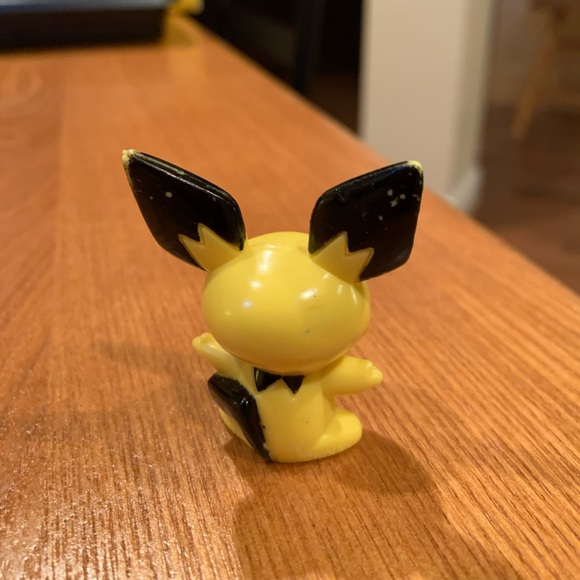 Pikachu figurine - Picture 2 of 4
